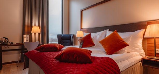 QUICK FACTS CLARION HOTEL HELSINKI Kaksi hotellitornia ja entisöity makasiini muodostavat energisen kohtaamispaikan Jätkäsaaren rannalle.