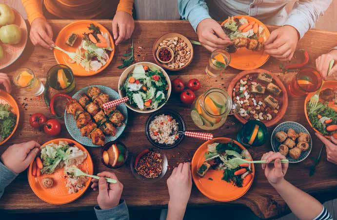 Kuva: Shutterstock Kotitalous ja ruokakultuuri Työskennellään pienissä ryhmissä valmistaen aterian, joka nautitaan kurssin lopuksi niin, että kaikki pääsevät maistamaan toistensa herkkuja.