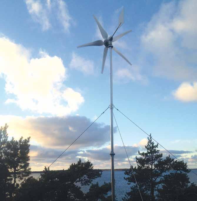 Tuulivoima Tuulivoima on oiva lisä aurinkopaneelijärjestelmälle, erityisesti ympärivuotisessa käytössä. Auringon antama teho on väistämättä rajallinen vuoden pimeimpinä kuukausina.