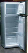 168 litran yhdistelmäkaapin käyttöä helpottaa se, että pakastin on sijoitettu jääkaapin alle parantamalla samalla käyttömukavuutta huomattavasti.