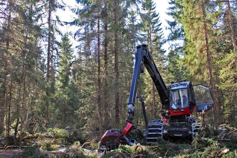 TOIMINTAKERTOMUS VUODELTA 2015 Tiedotus- ja koulutustoiminta eri tahoille jatkui vilkkaana. Noin 50 tilaisuuden kautta saavutettiin lähes 3 000 henkilöä.