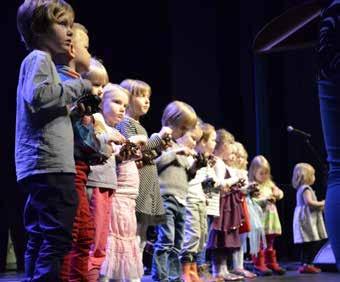 MUSIIKKI MUSKARIT Varhaisiän musiikinopetus eli musiikkileikkikoulu (muskari) on tavoitteellista, tasolta toiselle etenevää toimintaa, jonka keskiössä on lapsi ja musiikki.