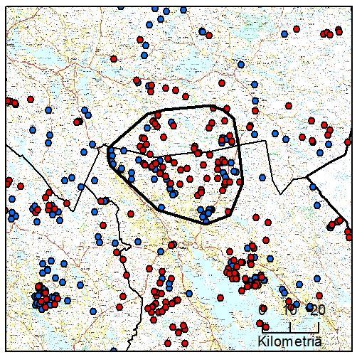 46 37. Saramon reviiri (Pohjois-Karjala Kainuu) Yksilömääräarvio: 2 Tassu- Laumahav: 11.8.2016-7.3.2017 2016: 41 havaintoa, 3-6 yksilöä 2017: 22 havaintoa, 3-5 yksilöä lueen koko 1490 km 2 DN näytteet 10 kpl (3.