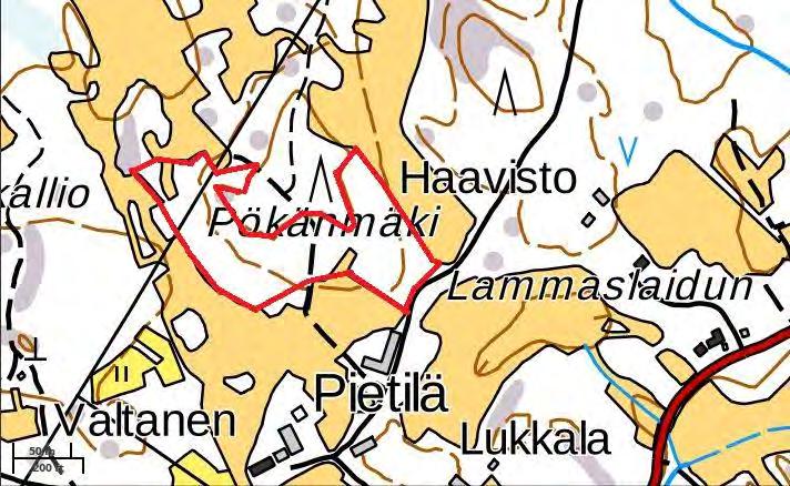 alla kulkee tallottu traktoripolku. Kohteen piirteet ovat pohjoisrajalla kangasmetsämaiset ja täällä kenttäkerroksessa kasvaa puolukkaa valtalajina.