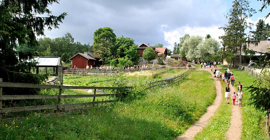 TURKU NOUSIAINEN KURALAN KYLÄMÄKI 1.6. 31.8. ti su klo 10 18 Jaanintie 4 Kuralan Kylämäki on aito 1950-luvun neljän tilan maalaiskylä, jonka alueella on ollut asutusta jo rautakaudelta lähtien.