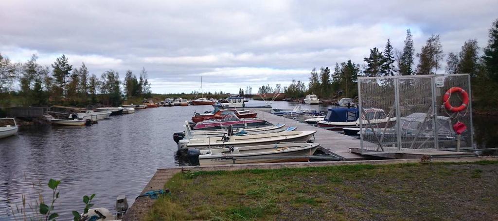 Meripaviljongilla järjestetään myös tansseja, tanssikursseja, kesäteatteria ja muita kutsutilaisuuksia. Alaviirteen satama on AY:n hoitama suojaisa paikka pienveneille.