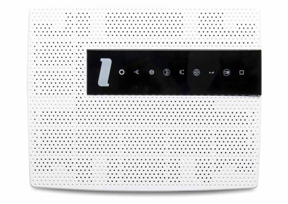 Myyntipakkauksen sisältö: DNA Valokuitu Plus -modeemi Inteno EG300AC DC-adapteri Ethernet (RJ45) -johto SFP-moduuli 3 x kuitukaapeli DNA pikaohje Huom! Tämä tuote sisältää laserlähettimen.