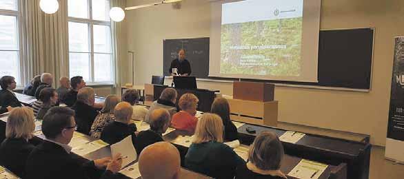 Nautimme läheisellä Metsähallituksen laavulla nokipannukahvit ja paistoimme makkaraa. Mhy Etelä-Savo järjesti metsänomistajaretken pe 14.10 Etelä -Savon Energialla ja Misawan sahalle.