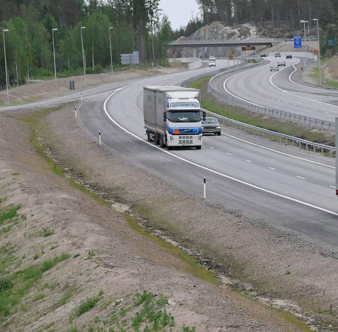 Turun satama tarjoaa tavaraliikenteelle nopeat ja tasokkaat tieyhteydet kaikkialle Suomeen ja aina Venäjän länsiosiin asti.