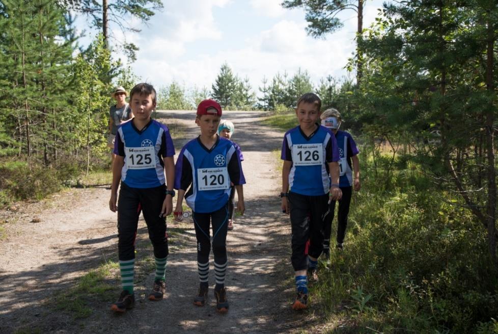 Pamaus-rasteilla: Matias Liuha, Santtu Soanjärvi ja Otto Liuha, takana Topi ja Mikko Turpeinen Kesän 2016 menestyksestä: Am-kisat 24 mitalia (6,10,8) H 35 Marko Kivelä: Am-sprintti kultaa, Am-yö