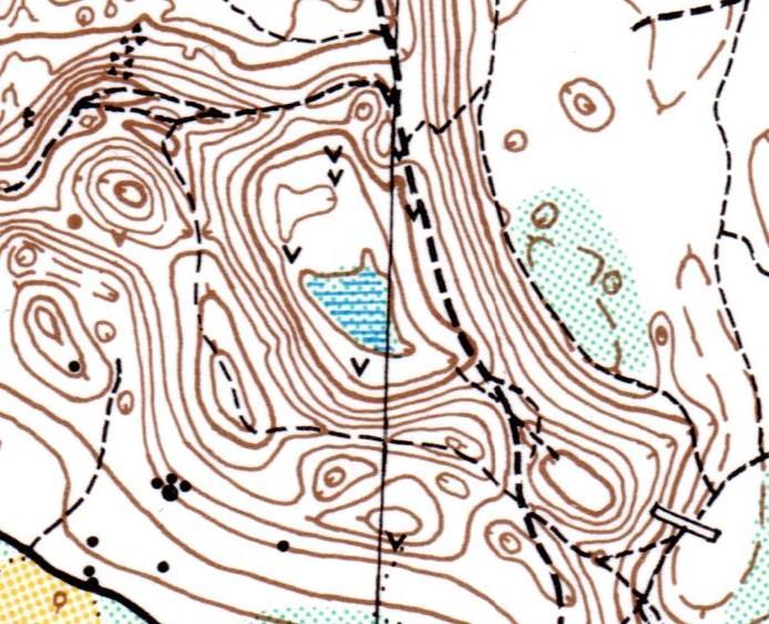 Ensimmäinen mustavalkoinen vuoden 1967 peruskartasta korjailtu ja täydennetty versio Hietasyrjän suunnistuskartasta ilmestyi Vepsäläisen Reinon eli Retun toimesta tiettävästi 1970-luvulla.