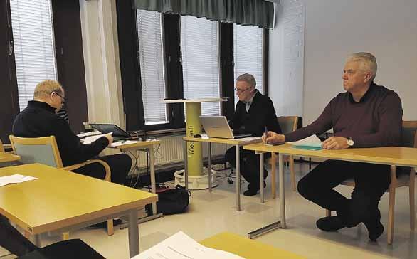 Paikalle saapuneet osakkaat kertoivat mielenkiintoisia tarinoitaan siitä, miksi ovat päätyneet lähtemään mukaan uuteen avoimeen ja riippumattomaan yhteismetsään.
