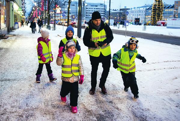 Johdanto Sisällys 3 Kaavoitus luo tulevaisuutta 7 Apoli on hyvän rakentamisen opas 11 Mistä voin seurata kaavoitusta?
