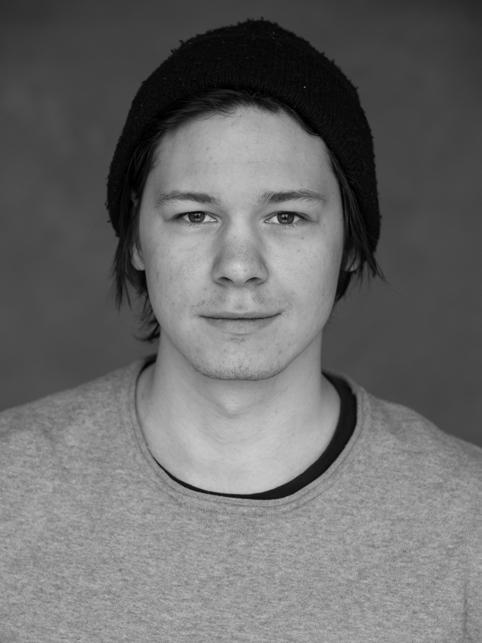 Joonas Snellman Joonas Snellman on barista, elokuvaleikkaaja ja näyttelijä. Hän opiskeli näyttelijän maisteritutkinnon ohella TaiKissa elokuvaleikkausta ja osaa keittää pirun hyvää kahvia.