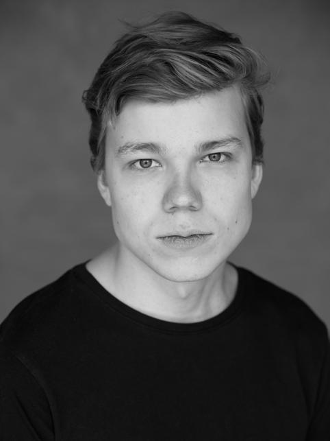 Verneri Lilja Verneri Lilja on näyttelijä ja jännittäjä. Teatterin lisäksi hän on työskennellyt kuunnelmien parissa ja näytellyt kameralle.