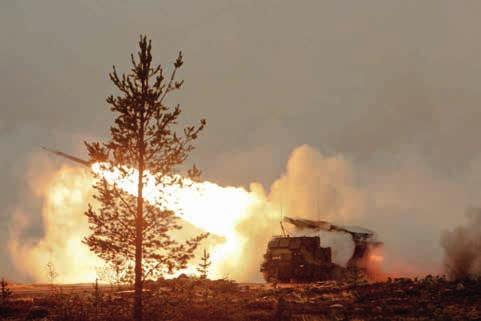 Kuva Jarno Riipinen / Puolustusvoimat. artikkelit Raskas raketinheitinjärjestelmä M270 MLRS tulitoiminnassa.