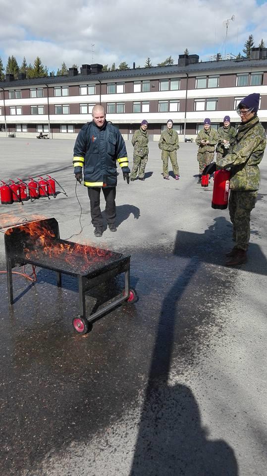 Juuri tätä oli tultu hakemaan, kokemuksia ja elämyksiä. Kurssilaiset kiittelivät kovasti sitä että aikataulut ovat pitäneet erinomaisesti, ja turhaa odottelua ei ole ollut.