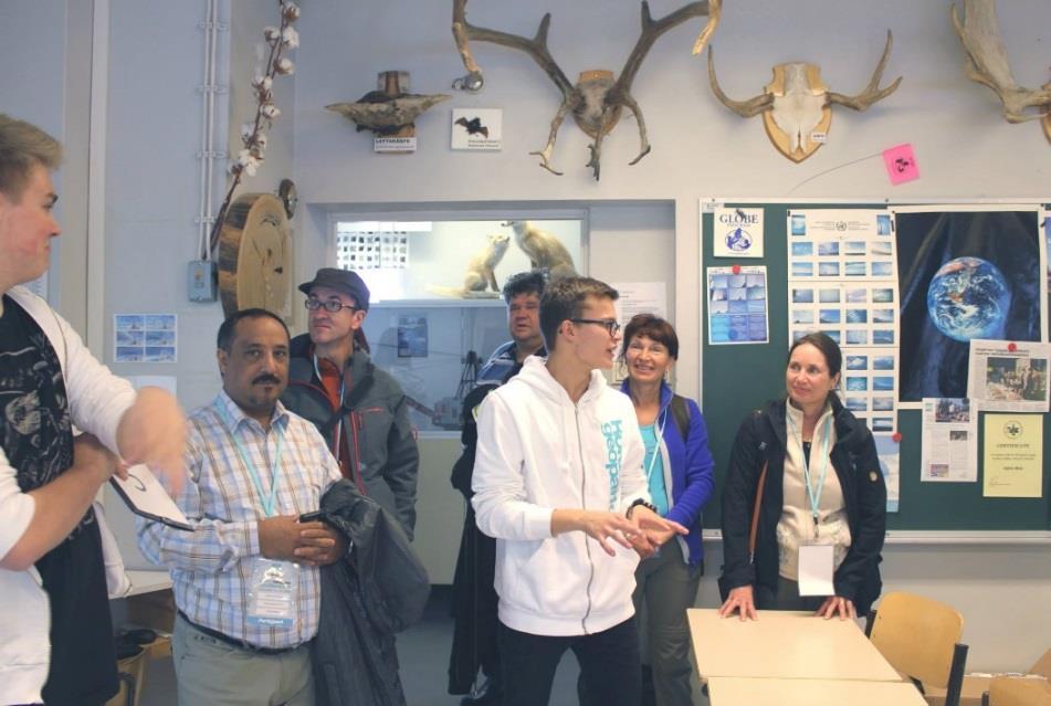 ROKUA GEOPARK-OPPILAI- TOS Kansainvälisen GeoPark-konferenssin vieraita lukiolla 4.9.