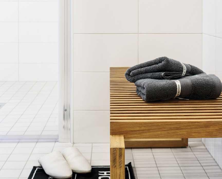 Skanska Design Varusteet Kylpyhuone, wc ja sauna Uuden kylpyhuoneesi pinnat ovat selkeitä ja materiaalit