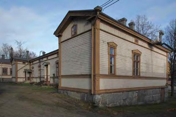 Rakennuksen 4 sisäpihanpuoleinen näkymä.
