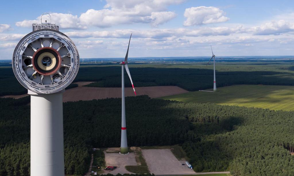 Rakentanut uusiutuvaa energiaa vuodesta 1997 Tuulivoima 698 tuulivoimalaitosta Saksassa ja