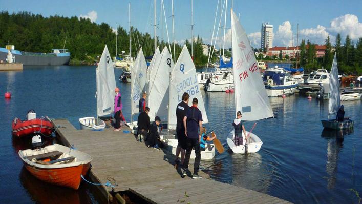 Seuran hallituksen muodostivat kommodori Mattiveikko Salo, varakommodori Vesa Vaihoja, taloudenhoitaja ja sihteeri Ismo Väisänen, jäsenet käteiskassanhoitaja Tuukka Lisko, kokouspöytäkirjojen pitäjä