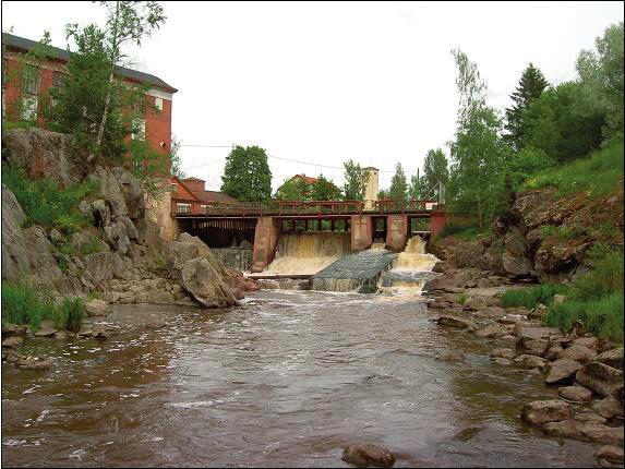 15 Kuva 3/1. Loimaan kunnassa Loimijoen Hirvikoskessa sijaitsevan Ylisen eli Taivaanmyllyn myllylahko.