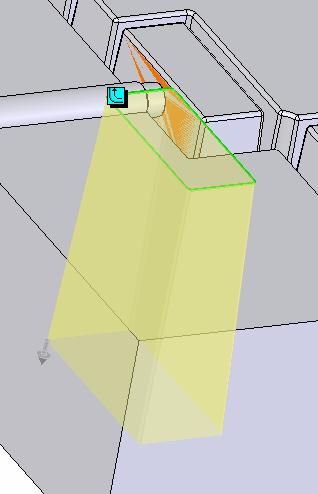 Tee erotettavan keernan pinnoista Surface Offset. Offset etäisyydeksi asetetaan 0 mm. 2. Muodosta keernalle kanta jatkamalla Offset pintaa muottilaatan läpi.