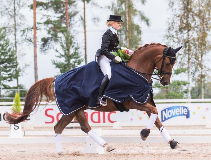 Kenttäratsastus (12.) Cuneo (Contendro I Garibaldi) Keski-Suomi Kouluratsastus: (35.) Petit Pepe (Pommery Michelangelo) Esteratsastus: (24.) Emily Lounais-Suomi Kouluratsastus: (20.