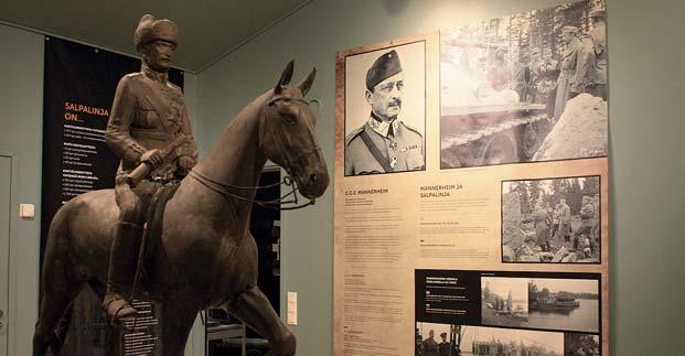 BUNKKERIMUSEOLLA JA SALPALINJA-MUSEOLLA Museokierroksen aluksi lyhytelokuva Salpalinjasta osana