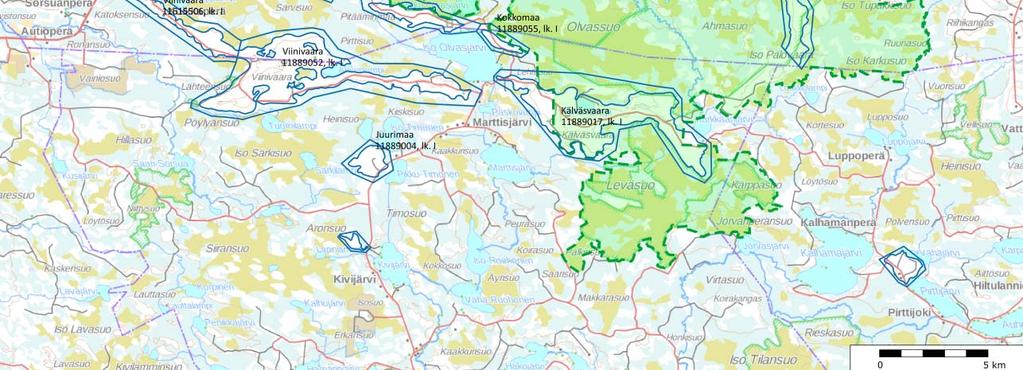 Valtaosa metsistä on pienehköinä suosaarekkeina. Vanhat metsät ovat paikoitellen hyvinkin luonnontilaisen oloisia, mm. lahopuuta on pistemäisesti paljon.