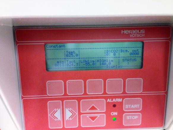 3 Lämpötilakäyttäytyminen Litiumrautafosfaattiakkujen eri lämpötilakäyttäytymisen mittaamiseen käytettiin Temperature and climate test chambers Heraeus-Votsch lämpökaappia, johon pystyttiin
