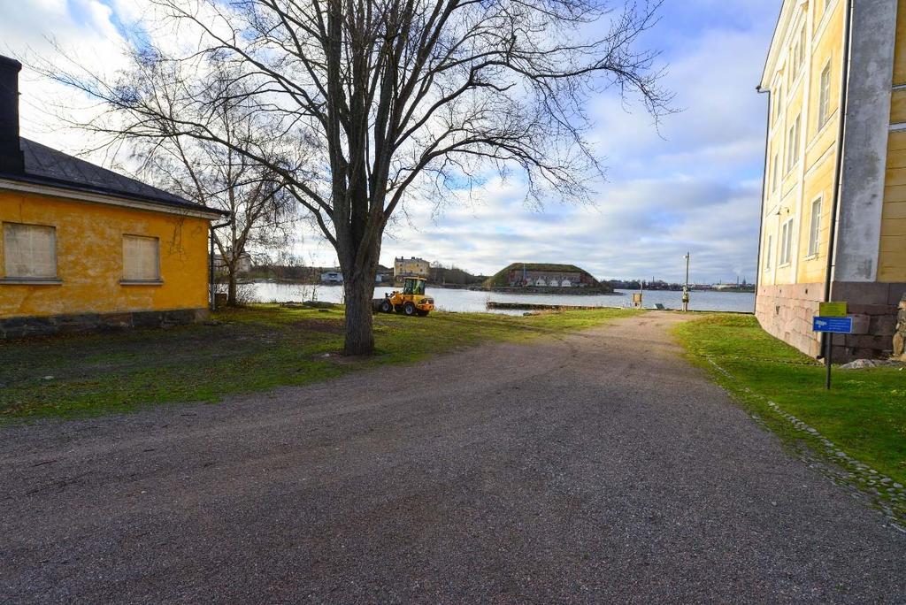 21 Alun perin saunaksi rakennetun D 22:n pohjoispuolella