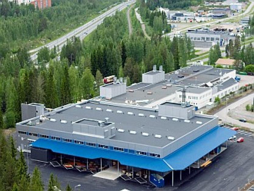 7 (34) 2 HYDROLINE OY Hydroline Oy on Suomen suurin hydrauliikkasylintereitä valmistava yritys ja se sijaitsee Siilinjärvellä Vuorelassa. Yrityksen perusti Helge Laakkonen vuonna 1962.