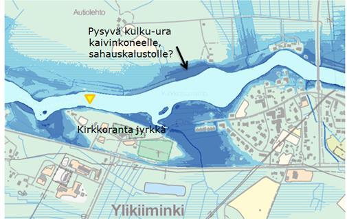 Niemelänsuvannossa sahauskone peruutetaan urheilukentän ja sen pohjoispuolen uimapaikan kautta jäälle.