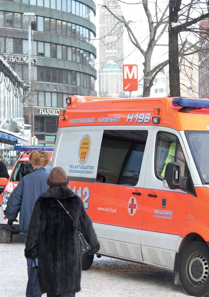 4.5 RIKOKSIA JA ONNETTOMUUKSIA PELÄTÄÄN ENTISTÄ VÄHEMMÄN Helsinkiläiset ovat nyt vähemmän huolissaan rikoksien, onnettomuuksien tai tapaturmien uhriksi joutumisesta kuin aiemmissa
