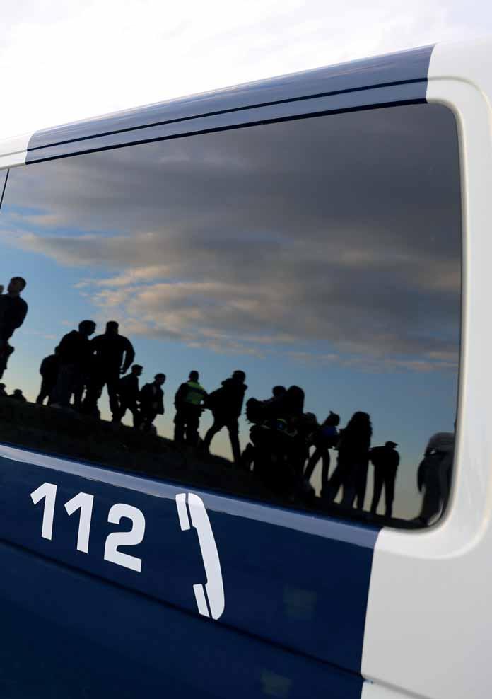 5 KAUPUNKILAISTEN KOKEMUKSIA POLIISIN JA