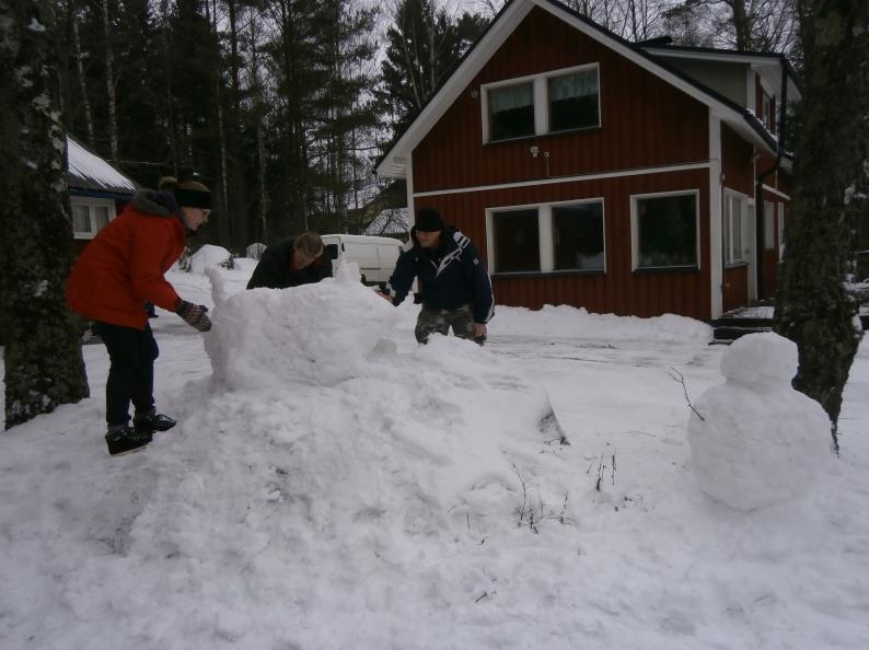 Sinikeidasilloissa koemme, että Jeesus itse on hoitanut meitä sanansa kautta. Hartaasti minä odotin Herraa, ja hän kumartui puoleeni ja kuuli avunhuutoni.