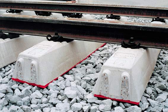 Ulkomailla tehdyn tutkimuksen mukaan rautatieliikenteestä aiheutuvaa tärinää voitaisiin vähentää merkittävästi pohjaimilla (kuva 9), jotka ovat betonisten ratapölkkyjen pohjaan asennettavia