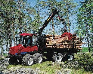Metsäkoneet Myynti kasvoi uuden harvesterimallin Valmet 921:n ansiosta. Markkinoille tuotiin useita uusia puutavaranosturimalleja.