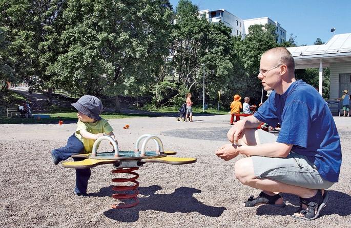 Tärkeänä yksityiskohtana on tukea kaupunginosien omien nettisivujen kehittämishankkeita. Omat nettisivut ovat näkyvä ikkuna myös muualle Helsinkiin.