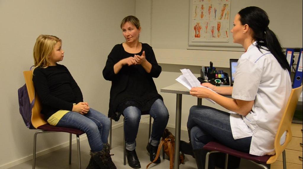 34 Toisessa kohtauksessa ollaan terveydenhoitajan huoneessa (KUVA 2. Terveydenhoitajan huone). Kuvauspaikkana toimi yksi Diakonia-ammattikorkeakoulun luokkatila.