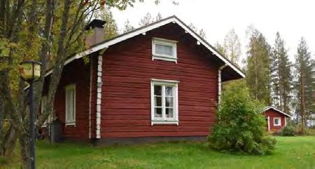 Lisäksi uudehkot sauna ja autotalli-varasto.