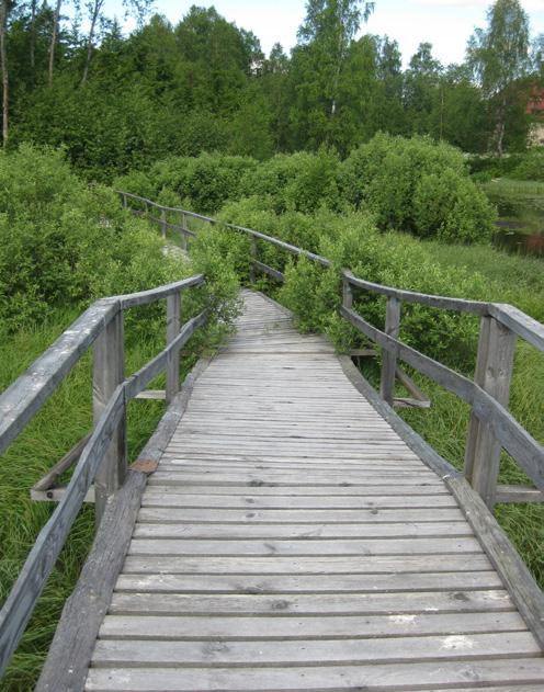 Vanha huopakatto uusittiin ja tilalle rakennettiin vastaava kolmiorimahuopakate. Lisäksi uusittiin pihaympäristössä teatterikatsomon penkkejä ja korjailtiin vanhaa riukuaitaa.