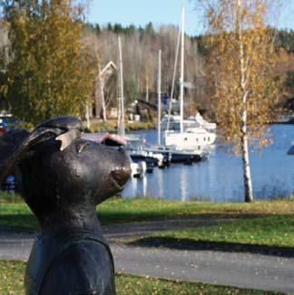 Kaikille kuntalaisille suunnattu asukasfoorumi pidettiin syksyllä 2012. Kuhmoisten kiepsauksessa kesällä 2013 järjestettiin kuhmois-gallup, jolla tavoitettiin kesäasukkaita.