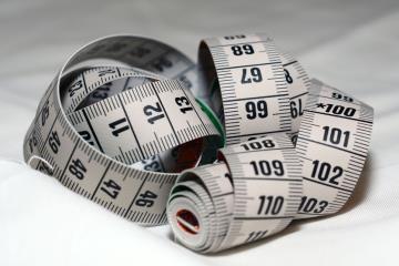 ERILAISET MIT T A R IT Painoindeksi eli Body Mass Index (BMI) Painoindeksillä arvioidaan lapsen pituuden ja painon suhdetta. Lasketaan käyttäen kaavaa paino / (pituus x pituus).