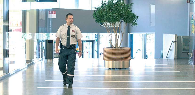 1 Henkilöstöraportti 21 11 Henkilöstöraportti 21 Työtapaturmataajuus (LWIF) Tavoitteemme työtapaturmataajuuden laskusta toteutui myös vuonna 21.