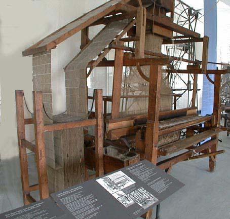 Kutomakone Deutches Museum, Munich Logiikka 5x30cm puiset reikäkortit seuraava kortti sidottu edelliseen kortit ikuisessa loopissa reikäkortti = koneen tila Photograph by George