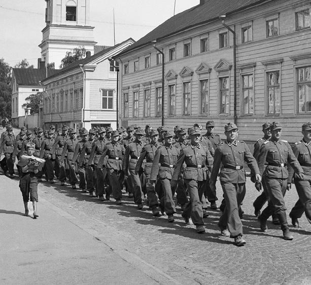 VENÄJÄNPELKO YHDISTISUOMEN JASAKSAN Sijainnistamme tuli saatanallinen säe. SSuomen siteet Saksaan ovat runsaan sadan viime vuoden ajan olleet paljon tiiviimmät kuin muiden pohjoismaiden.