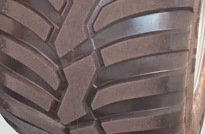 Kokonaispaino 20 t Renkaat 560/45 R 22,5 L